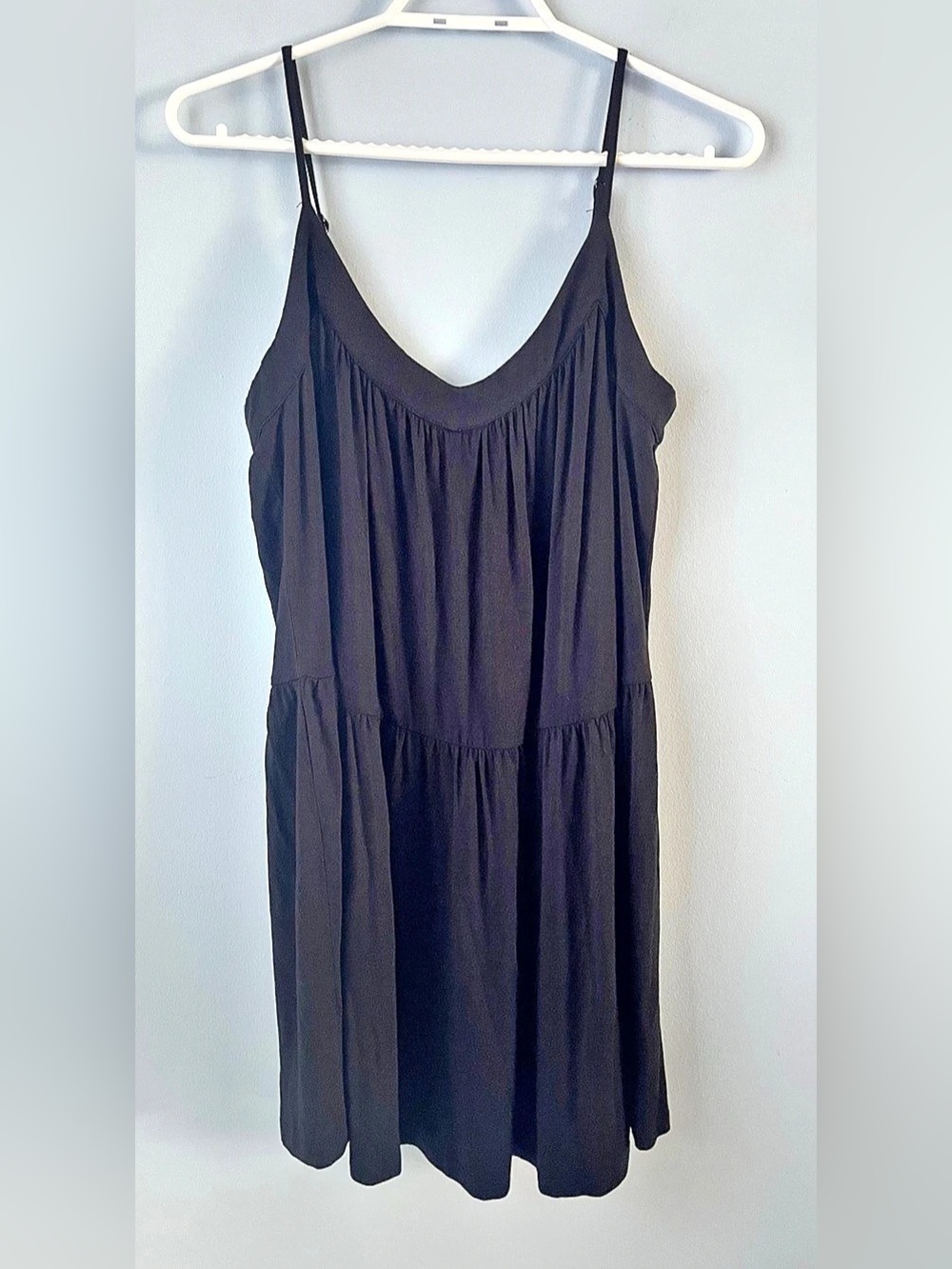Gentle Fawn Black Flowy Tiered Adjustable Strap Stretch Mini Dress Size S